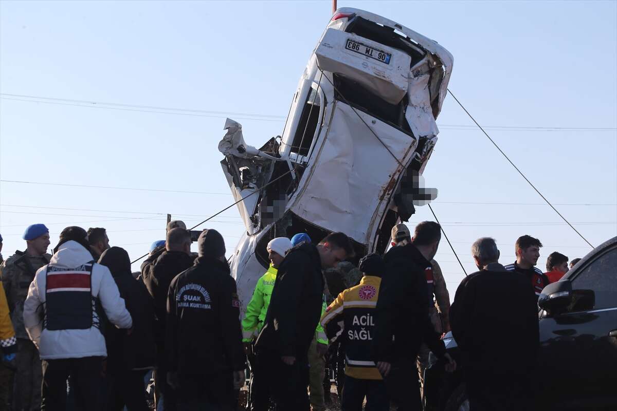 Sulama kanalına düşen otomobildeki 3 çocuğun cansız bedenine ulaşıldı! Baba hala aranıyor 17